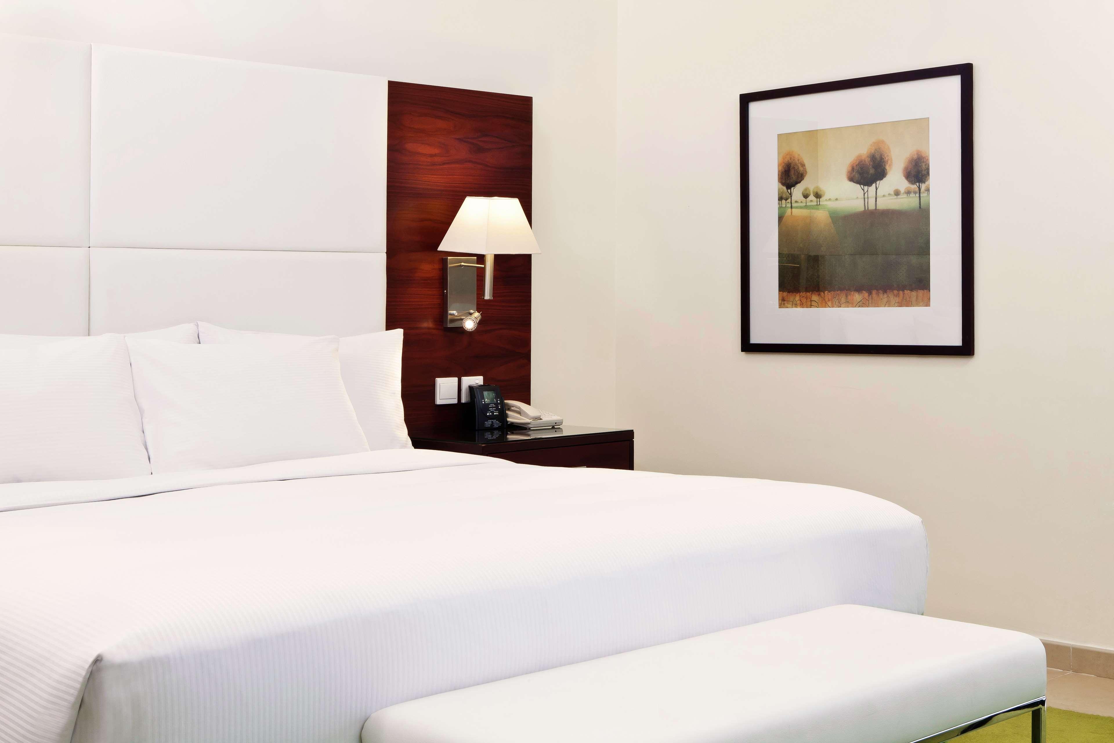 Hilton Dubai The Walk Hotel Exterior photo