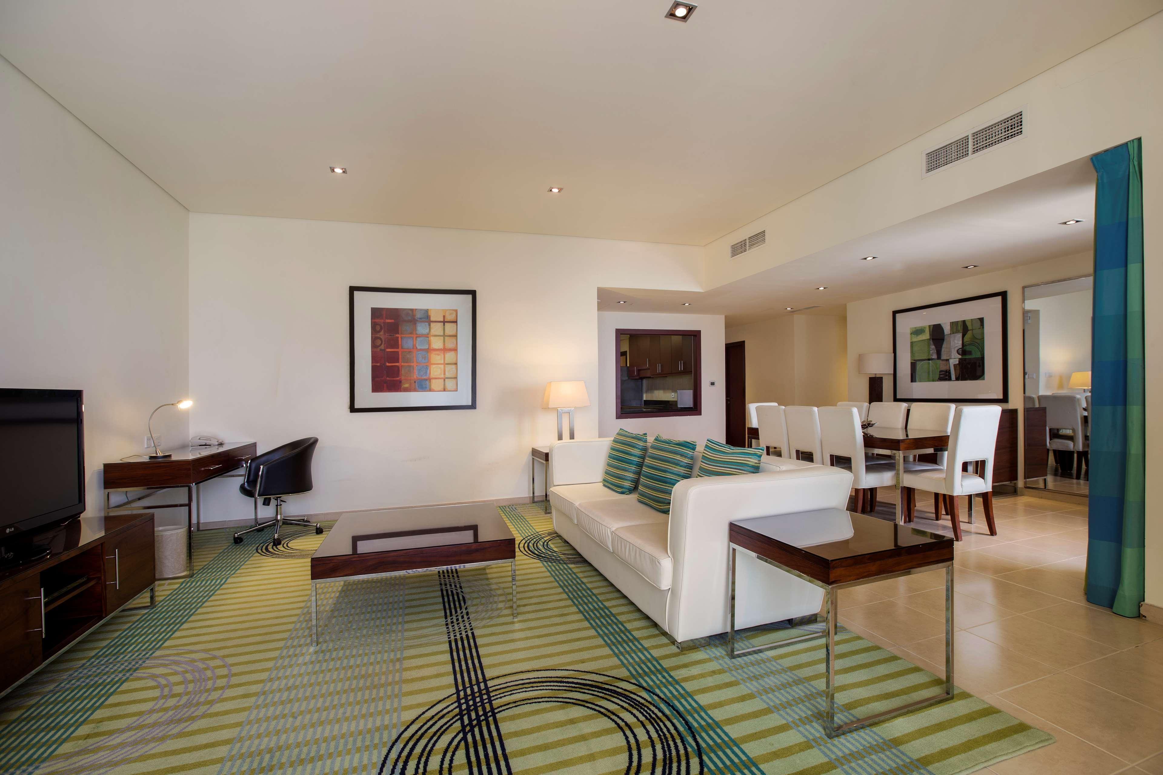 Hilton Dubai The Walk Hotel Exterior photo