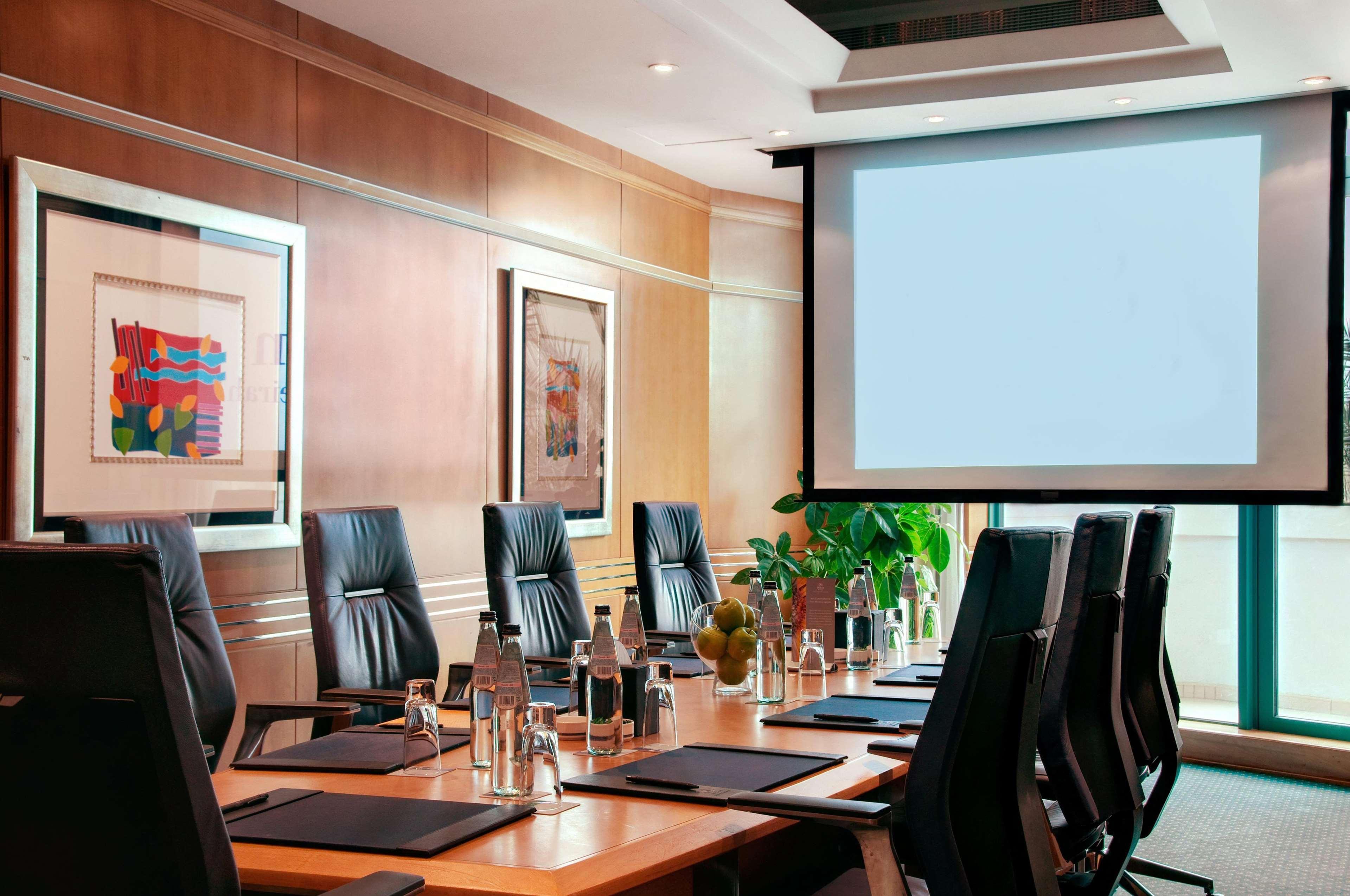 Hilton Dubai The Walk Hotel Facilities photo